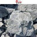 吉林遼源庭院黑山石搭配水體遼源黑山石溪流布置遼源黑山石草坪石