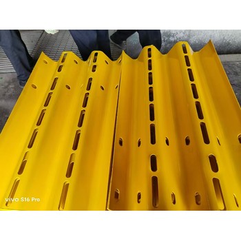波形梁護(hù)欄廠家