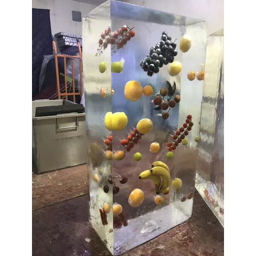 萬寧冰凍物品注水冰雕婚慶冰雕冰吧臺(tái)破冰冰雕