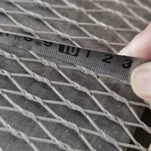 304不銹鋼鋼絲繩編織網(wǎng)動物園籠舍圍網(wǎng)鳥語林柔性防銹不銹鋼繩網(wǎng)圖片