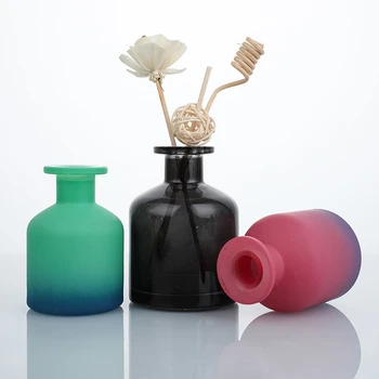 廣州香薰玻璃瓶生產(chǎn)廠家，廣州香薰分裝瓶定制廠家