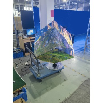 深圳市LED顯示屏異型屏魔方屏廠家