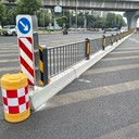 廠家定制路中分隔安全護欄黑色灰色白色道路圍欄