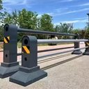 人行道非機(jī)車道安全隔離欄道路中央分隔圍欄