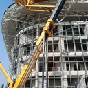 上海北京高鐵站安裝幕墻的設(shè)備租賃、施工作業(yè)升降機租賃多少錢？