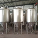 啤酒設(shè)備廠家供應(yīng)500升啤酒屋小型啤酒廠精釀啤酒設(shè)備