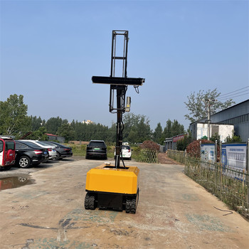 光伏電站光伏板清洗機(jī)全自動(dòng)智能清洗機(jī)器人清潔機(jī)器人履帶底盤