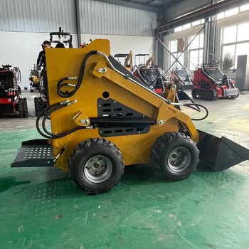 輪式小型滑移裝載機(jī)380型多功能滑移鏟車出口全新輪式滑移裝載機(jī)