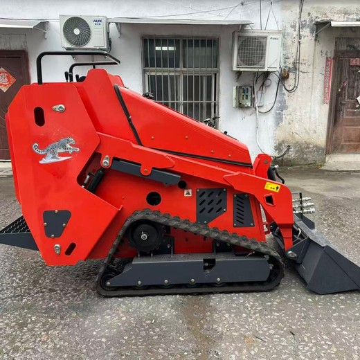 履帶式滑移裝載機(jī)工地室內(nèi)裝修前卸式裝卸車(chē)工廠養(yǎng)殖場(chǎng)輪式小鏟車(chē)