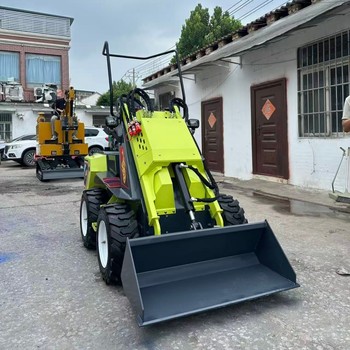 履帶式滑移小鏟車(chē)養殖場(chǎng)多功能滑移裝載車(chē)室內破碎工程滑移小鏟車(chē)