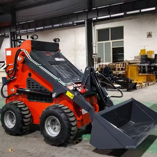 履帶式滑移裝載機(jī)建筑工程施工小鏟車家用貨物裝載滑移機(jī)