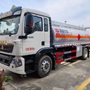 重慶潼南多利卡藍(lán)牌加油車--送油服務(wù)廠家電話