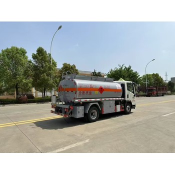 寶雞4.5方多利卡油車(chē)-多少錢(qián)-質(zhì)保三年