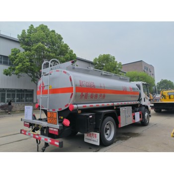 保山二手8噸加油車--工地完工轉手現車直供