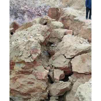 甘肅隴南山體平整化碳氣體爆破設(shè)備