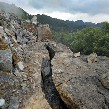 山東諸城山體平整氣體爆破一次性壓裂管
