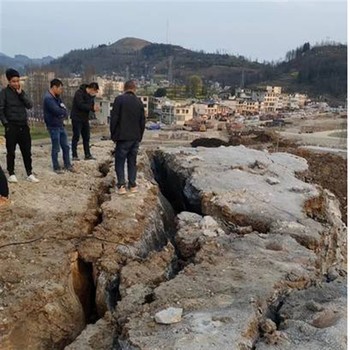 福建南平露天礦山開采化碳氣體爆破設(shè)備