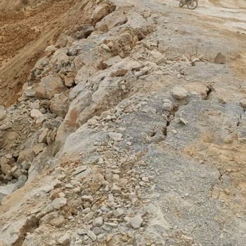 山東聊城巖石修路化碳一次性爆破管