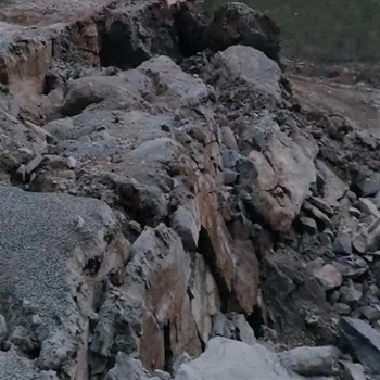 內(nèi)蒙古赤峰山體平整氣體爆破一次性壓裂管