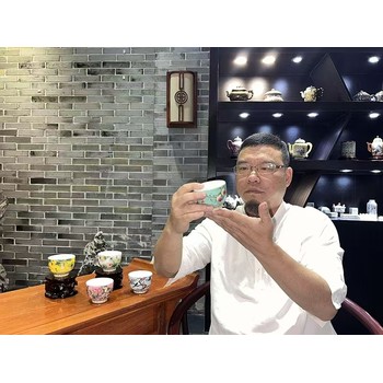 陽士琦作品《杯有錢·宮廷粉彩五福杯》景德鎮(zhèn)御器研究院出品