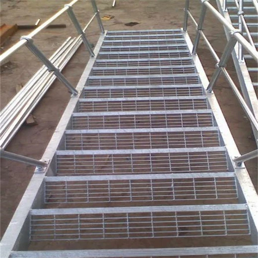 鋼格柵樓梯踏步板梯踏板防滑型鋼梯踏步板四川制造廠家