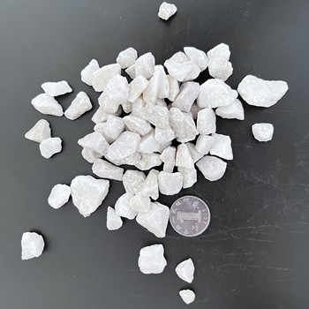 中牟石英砂廠家，草坪砂，噴砂除銹石英砂。