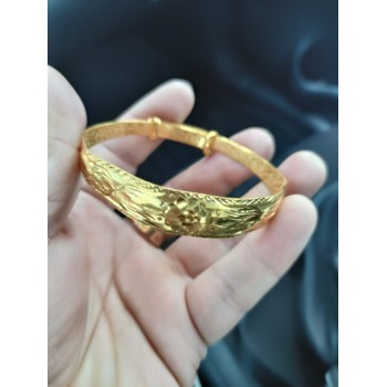 河西區(qū)黃金回收-到這里回收首飾當(dāng)場付現(xiàn)-辛巴金手鐲回收