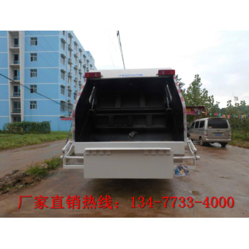 出口中東壓縮垃圾車經(jīng)銷廠家參數(shù)說明