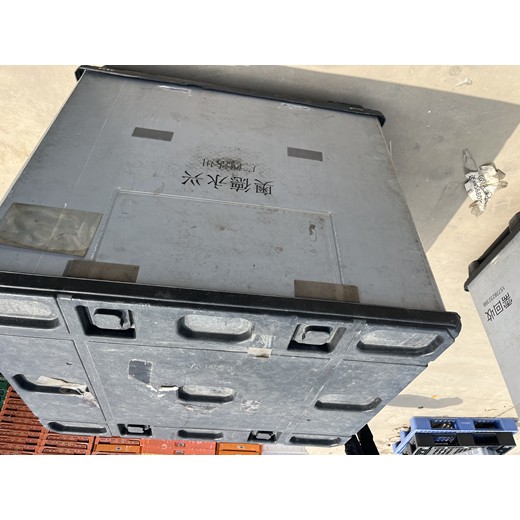 四川成都回收二手塑料箱圍板箱汽車(chē)配件周轉(zhuǎn)箱折疊箱蜂窩板箱