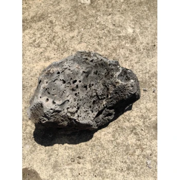 蜂窩狀玄武巖氣泡孔洞石多孔玄武巖浮石塊