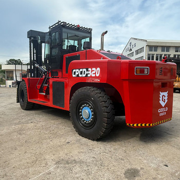 巨盾CPCD30030噸國(guó)產(chǎn)重型燃料叉車支持定制