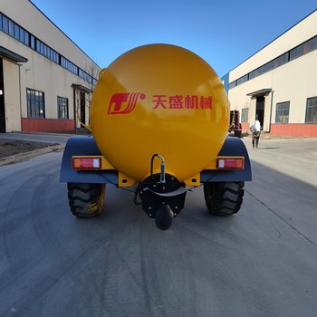 天盛機械8方液態(tài)肥撒肥機