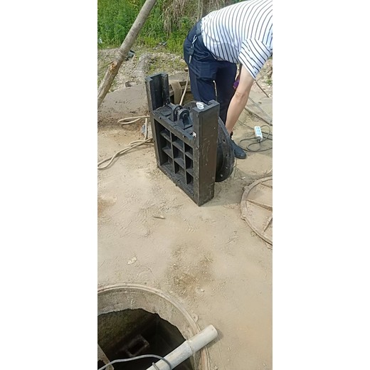 黔南2m×3m雙止水鑲銅鑄鐵閘門鋼制閘門安裝施工過程