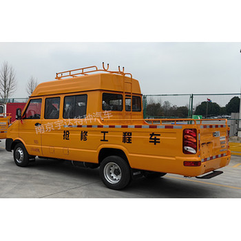 依維柯電力工程車橋梁養(yǎng)護車工程救險車全國送貨