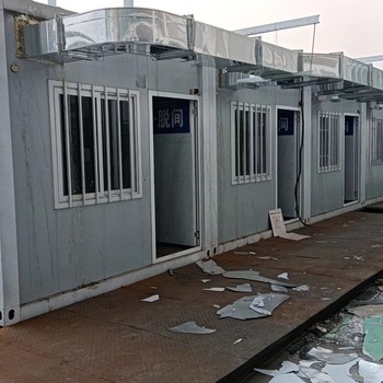 保溫彩鋼設(shè)備房安裝工地彩鋼房宿舍批量搭建