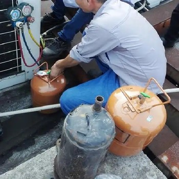 南坪附近空調維修電話,重慶南坪附近修理空調加氟就近上門
