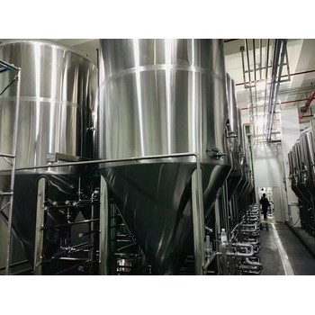 精釀啤酒設備工廠年產(chǎn)1萬噸的自動化大型精釀啤酒設備