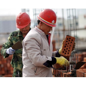 出國打工海外勞務告別低薪內(nèi)卷，出國勞務，擁抱40萬年薪
