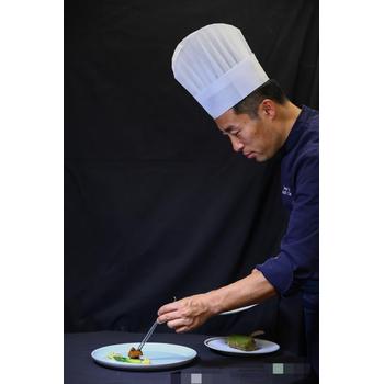 出國(guó)打工海外工作打工追高酬，出國(guó)勞務(wù)，40萬(wàn)年薪不用愁。