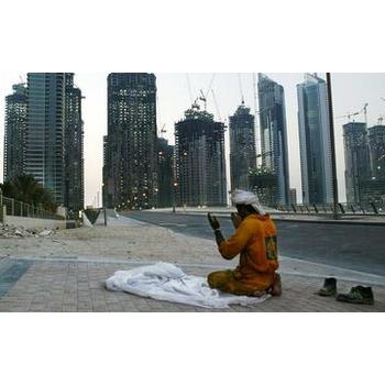 出國打工海外工作為高收入拼搏，出國勞務(wù)，40萬年薪在等我。