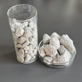 沂州鈣基脫氮除磷濾料人工濕地填料污水處理濾料生態(tài)池草溝填料