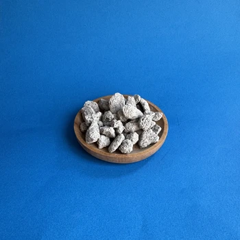 沂州鈣基脫氮除磷濾料人工濕地填料污水處理濾料生態(tài)池草溝填料