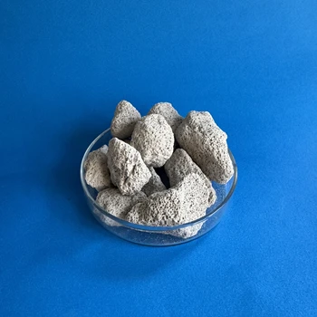 沂州鈣基脫氮除磷濾料人工濕地填料污水處理濾料生態(tài)池草溝填料