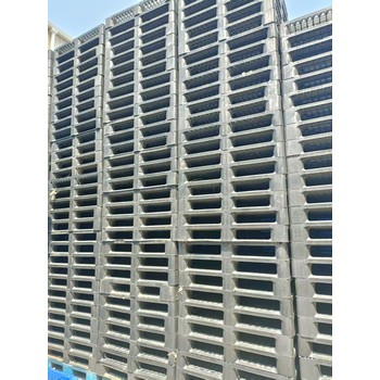 漳州塑料托盤回收出售二手塑膠卡板地牛叉車吹塑木托盤木棧板