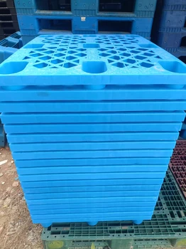 晉江木托盤回收出售二手木棧板筐子周轉(zhuǎn)箱吹塑塑料托盤塑膠卡板