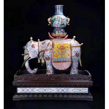 陽士琦、劉永森非遺巨匠聯(lián)袂巨創(chuàng)景泰藍(lán)太平景象吉祥尊