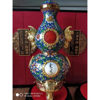 六位大師聯(lián)袂創(chuàng)作吉祥中國福祿尊景泰藍