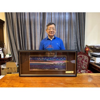 黃建南旋律粉彩琺瑯彩瓷瓶錦繡山河銀版畫油墨雙生新彩藝術(shù)賞盤