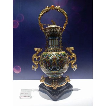 景泰藍(lán)張同祿大師與其70古稀之作景泰藍(lán)《九龍獻(xiàn)瑞》