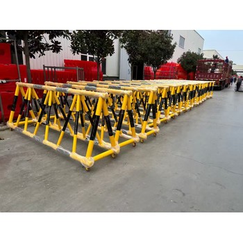 山西太原學(xué)校門口拒馬護(hù)欄擋車防暴拒馬路障